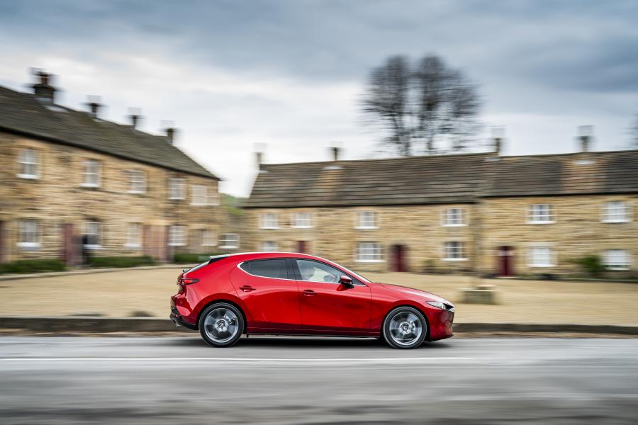  Mazda3 Skyactiv-G Sport Lux Hatchback 2019 года  (UK) (фото 23 из 91)
